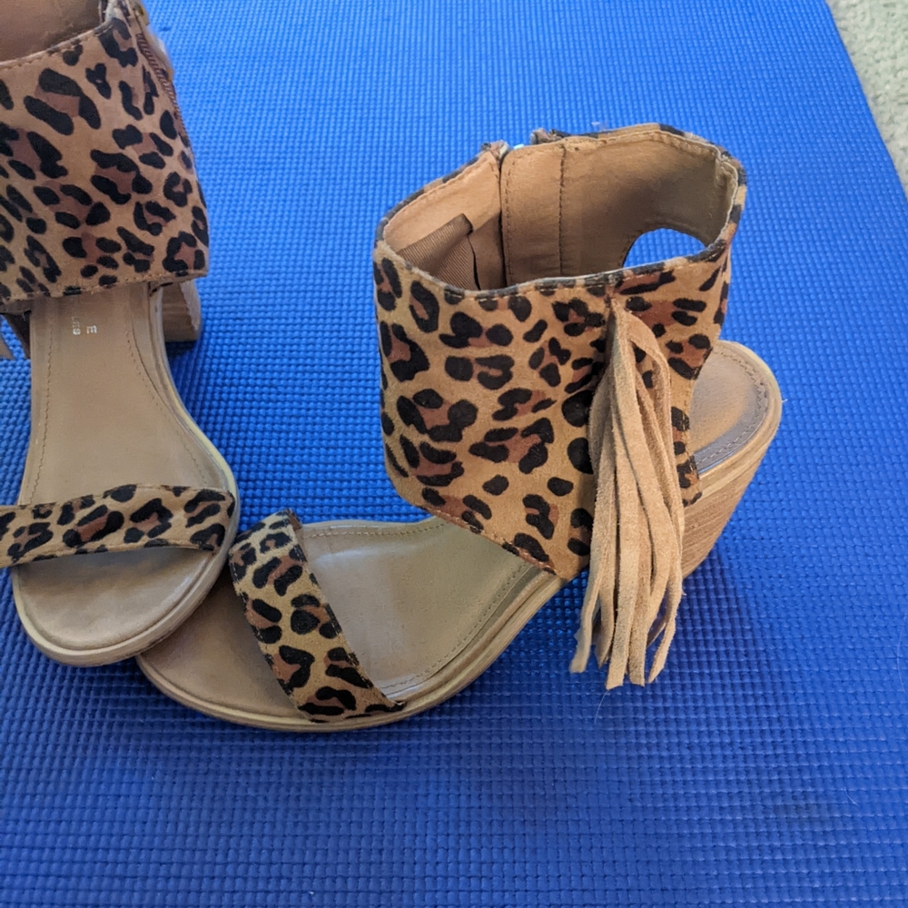 Very Volatile Heels - Picture 3 of 8